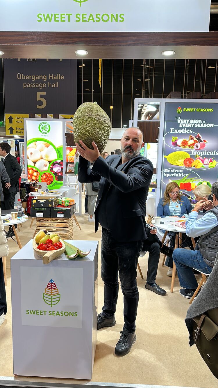  32592696  Stefano, 50 ,    Kiskoros
