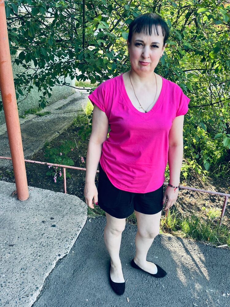  44104046  Irishka, 45 ,    