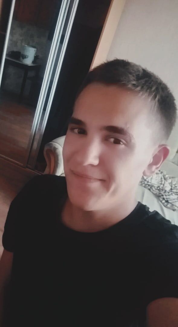  33952786  Alexander, 26 ,    