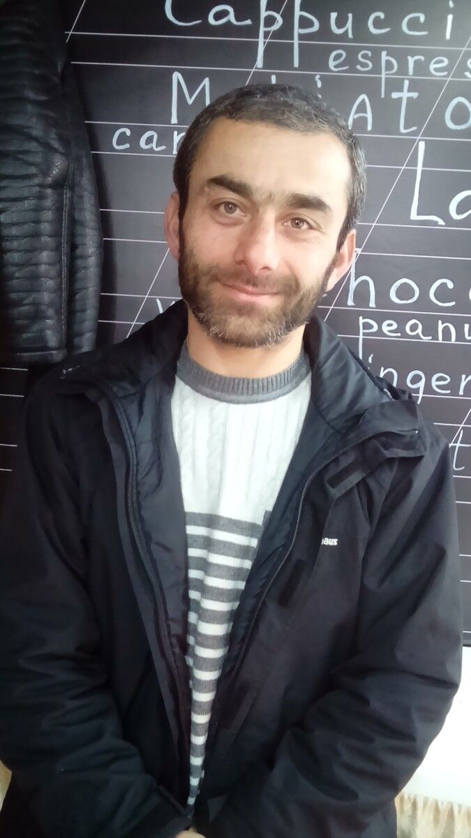  18933286  David, 45 ,    