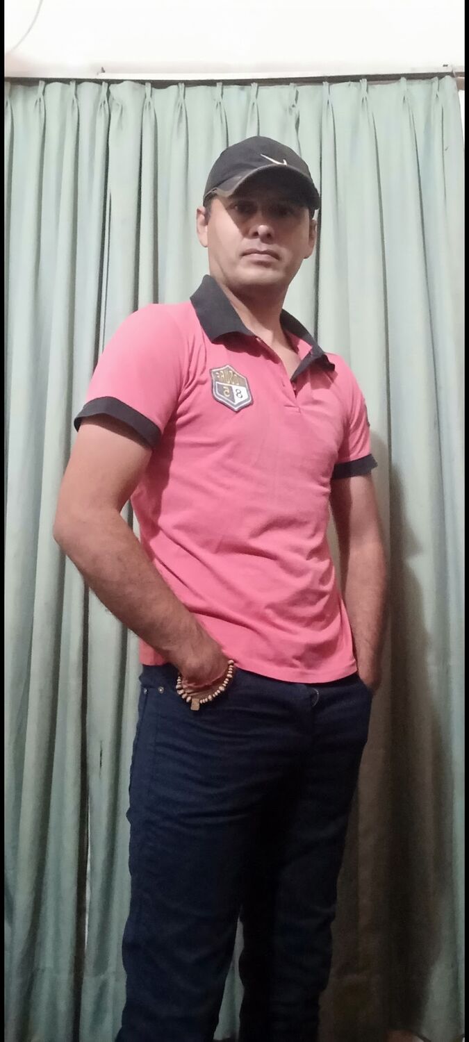  -,   Enrique, 46 ,   ,   