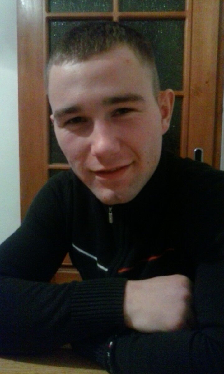  5648136  Adrian, 32 ,    