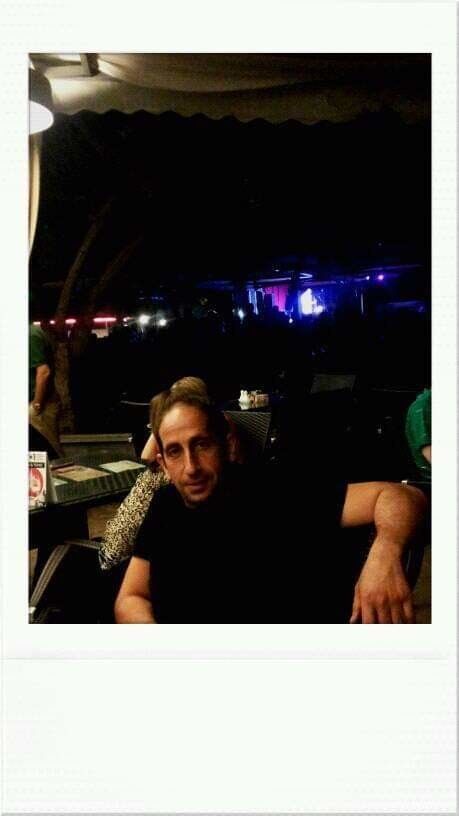  18404136  Raffi, 48 ,    