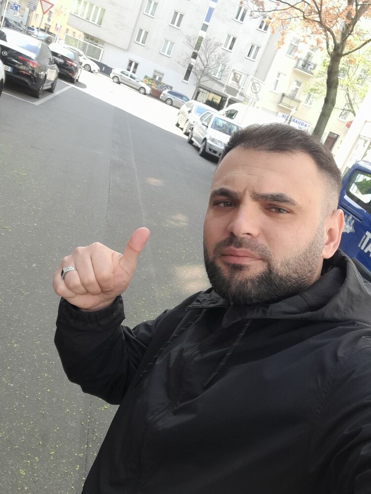  ,   Rafet, 33 ,   ,   
