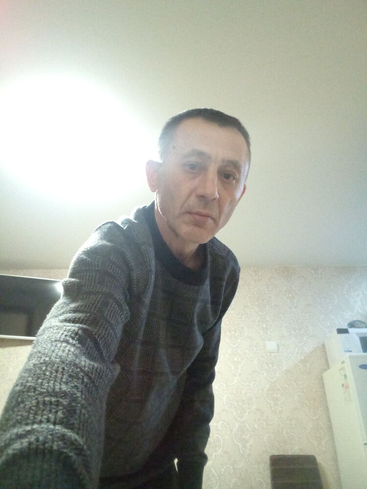  46069806  , 52 ,    