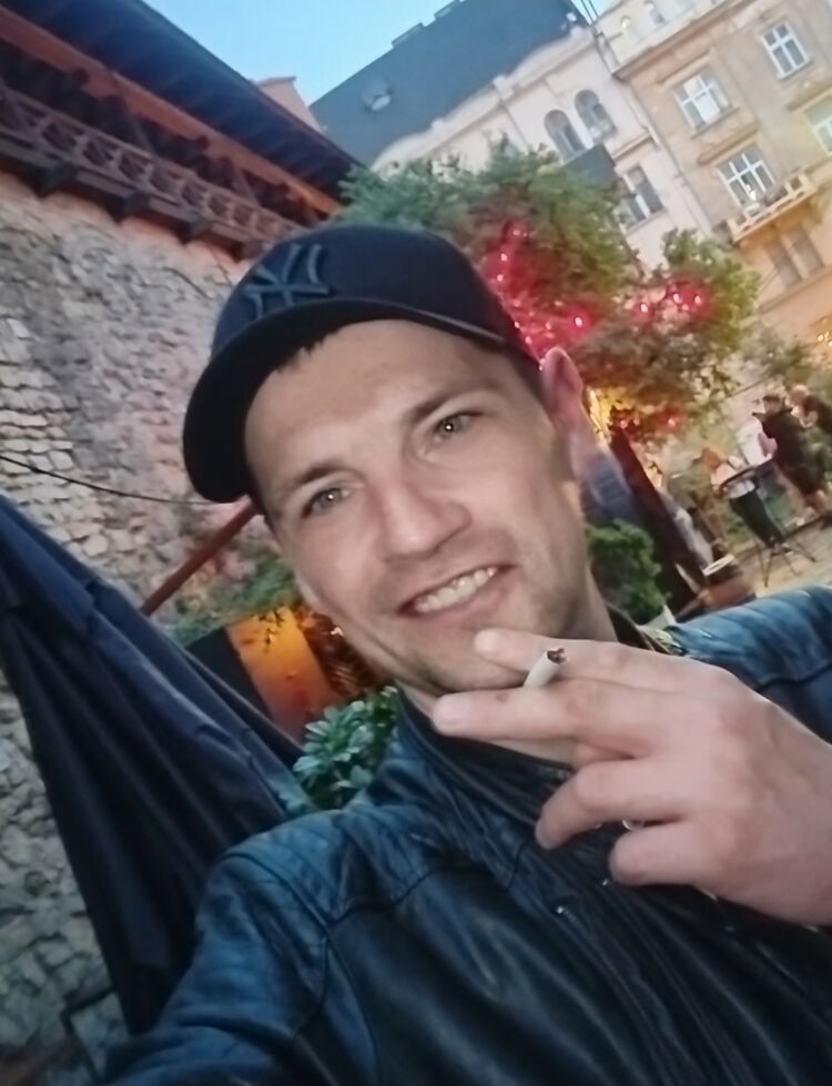  52766906  Pavel, 39 ,    