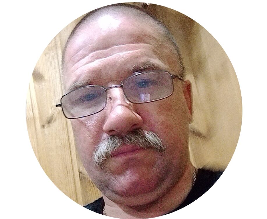  22764396  Igor, 52 ,    