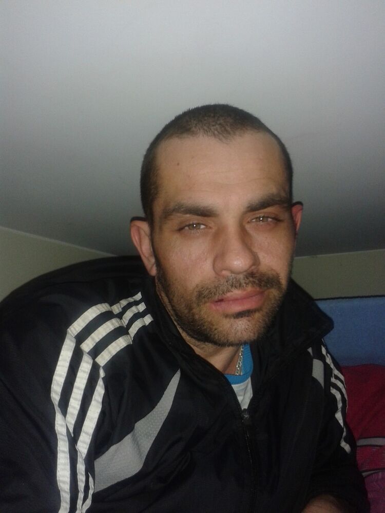  ,   Maksim, 44 ,   