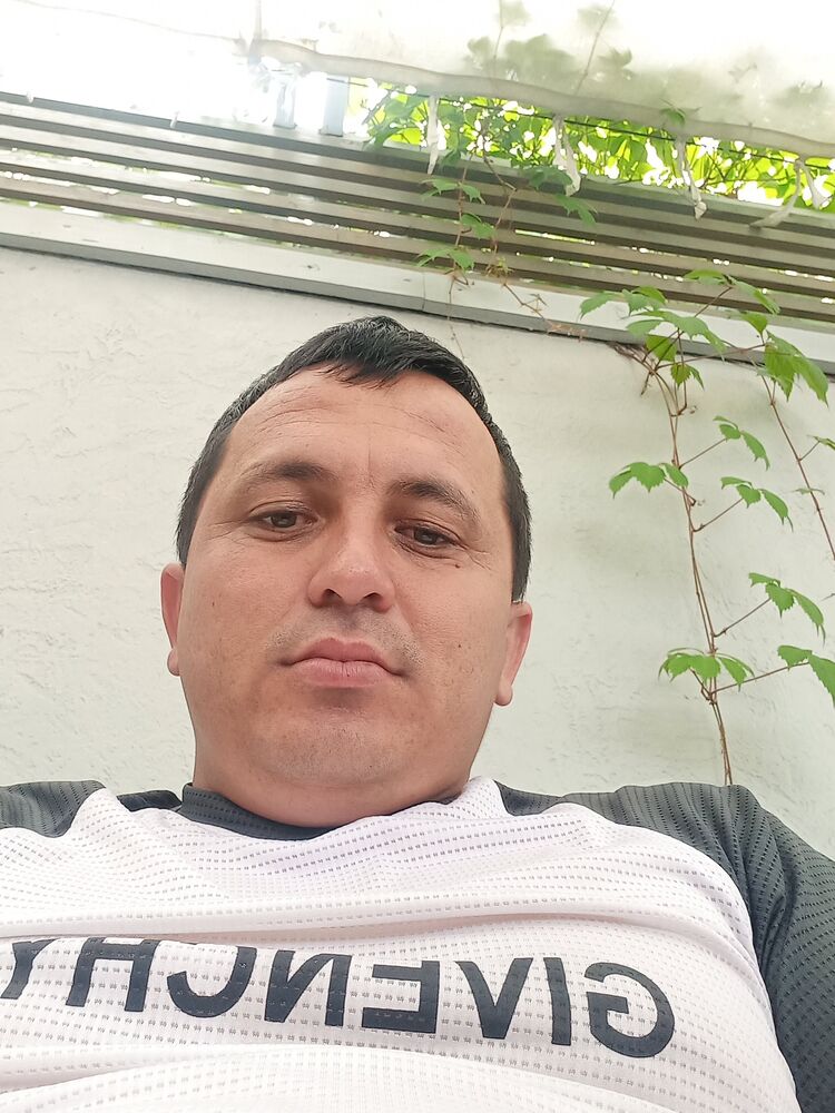  43237046  Abror, 36 ,    