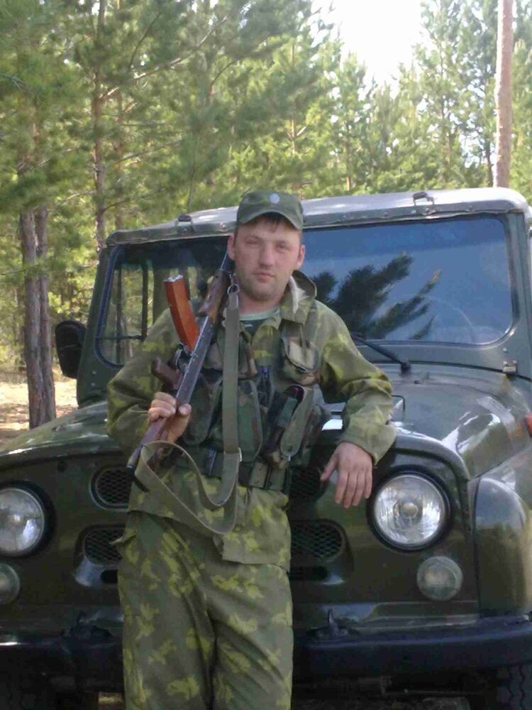  8754146  Petr, 39 ,    