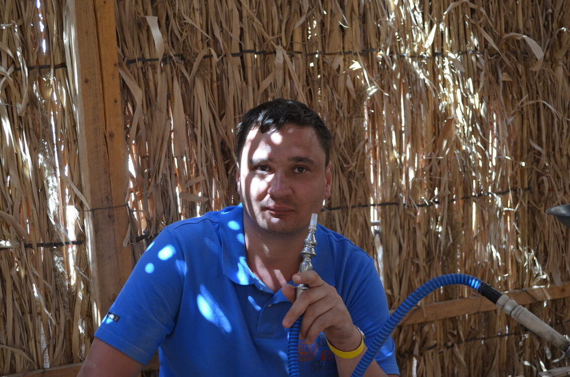  19007516  Corneliu, 46 ,    