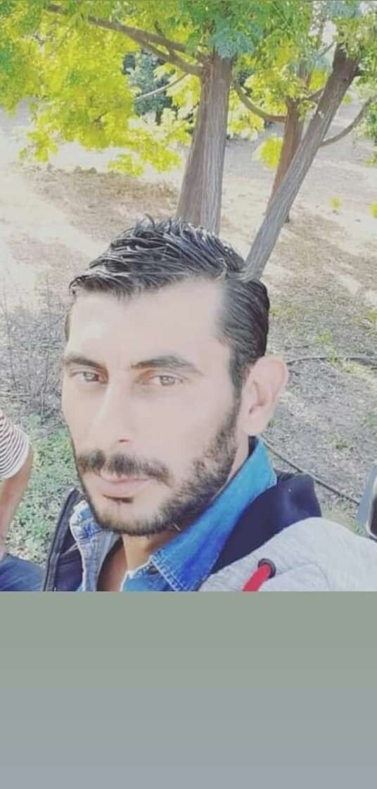  22714596  Emrah, 38 ,    