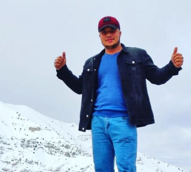  ,   Lazik, 24 ,   ,   