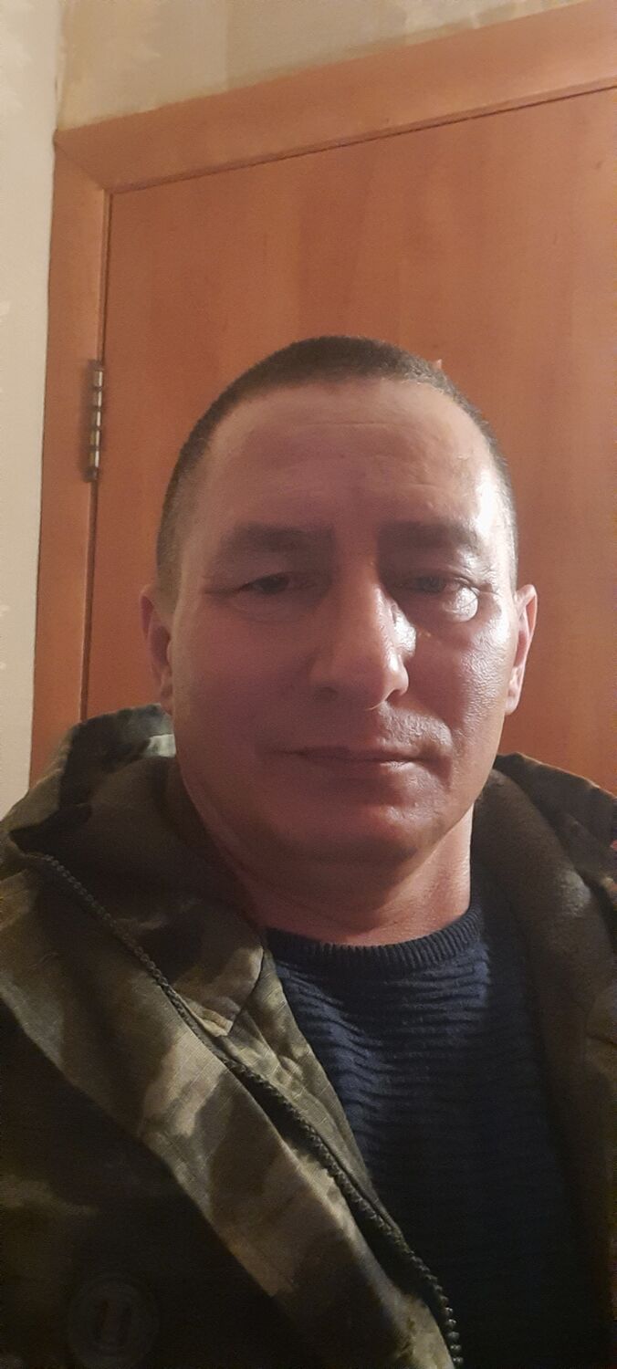  37828856  , 52 ,    
