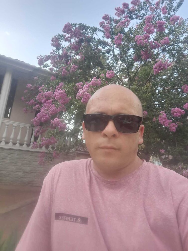  ,   Vladimir, 42 ,   ,   