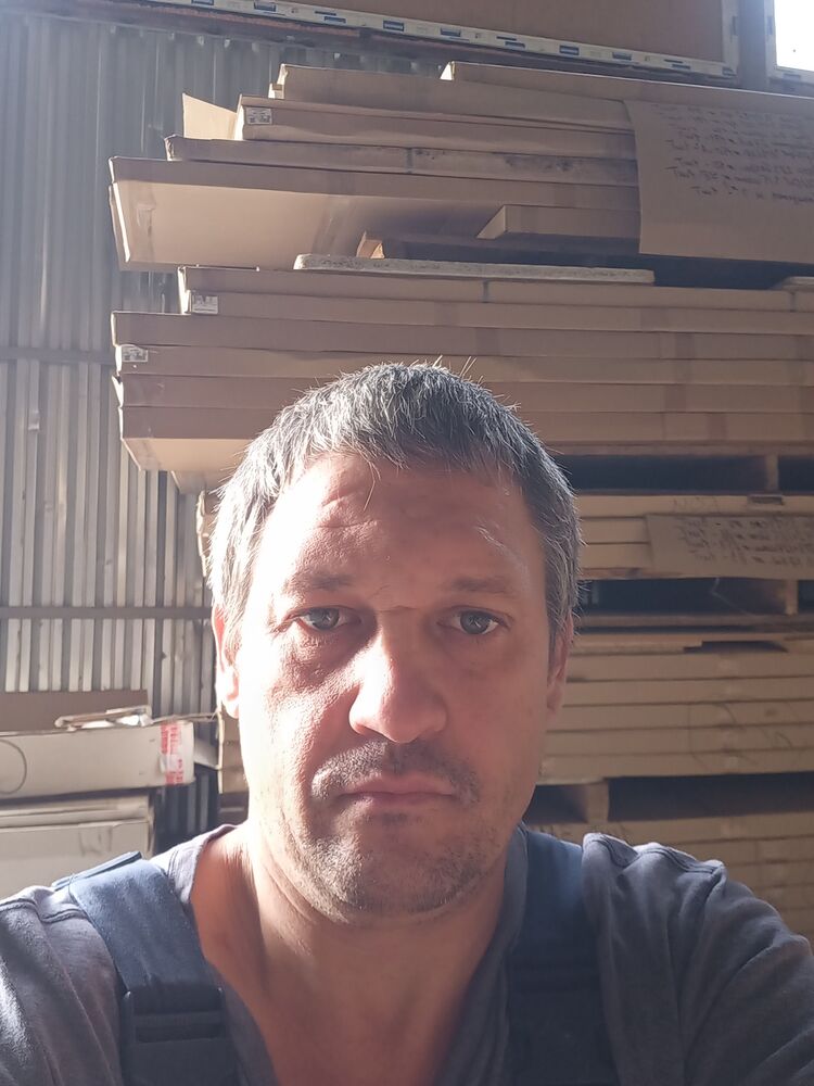  38738496  Yury, 40 ,    