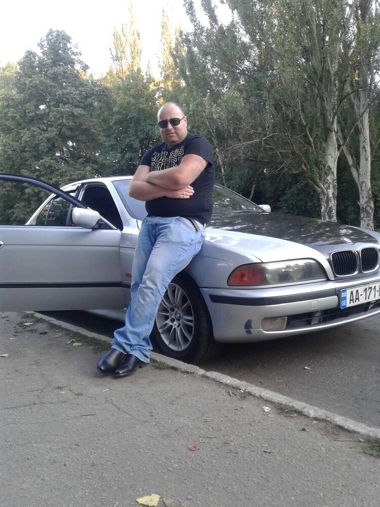  21322526  Khvicha, 39 ,    