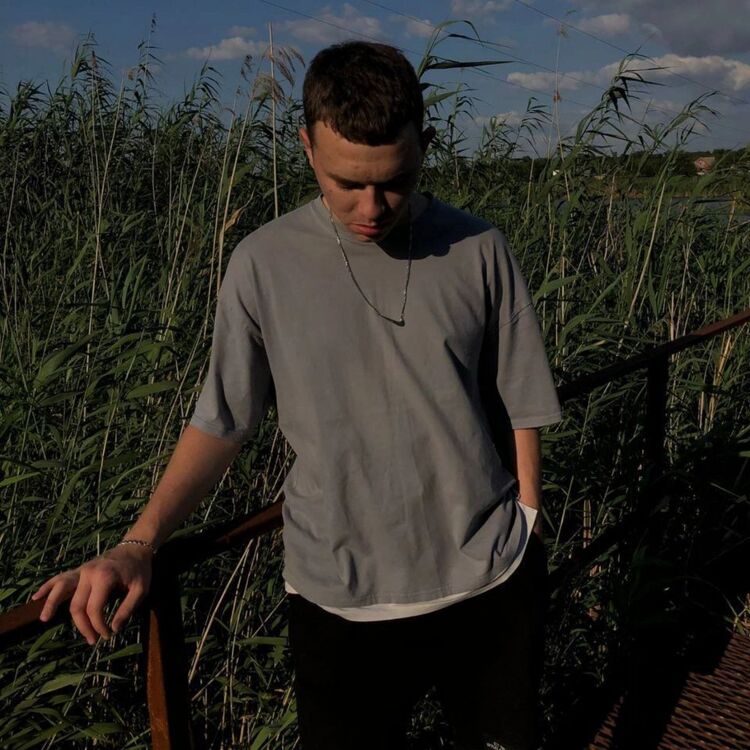  45900656  Danikka, 19 ,    Deleted
