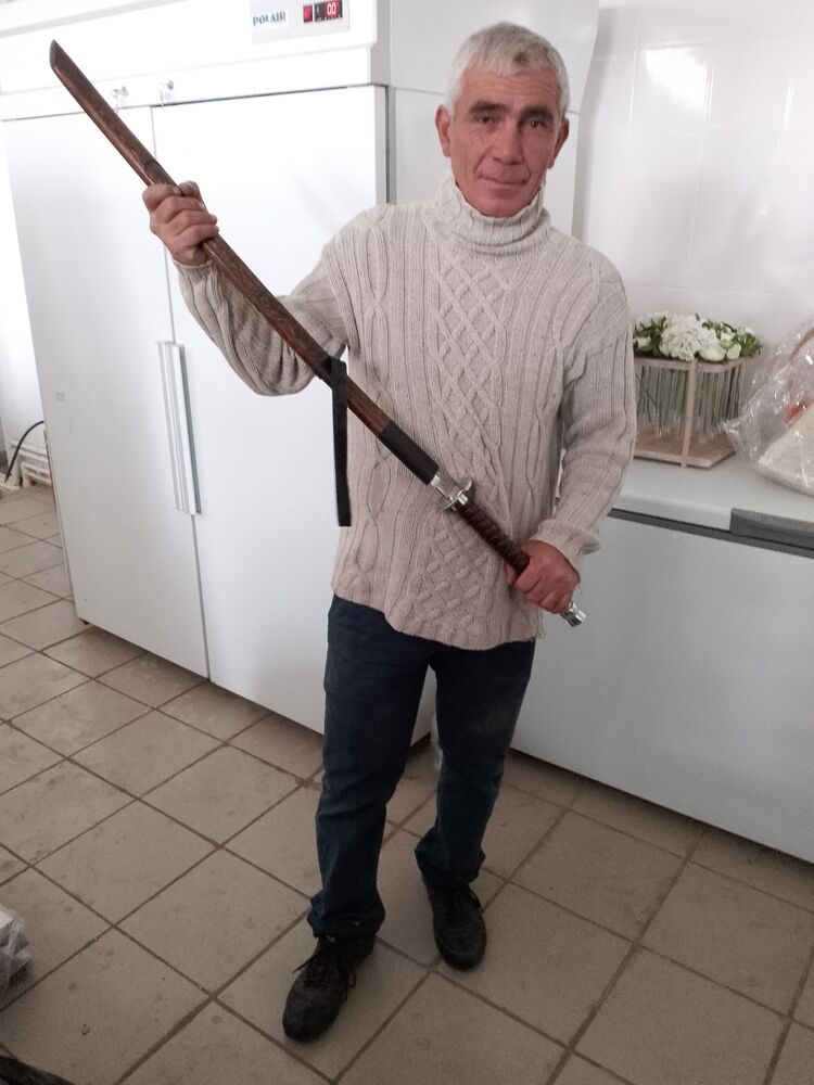  39809806  Garik, 52 ,    -