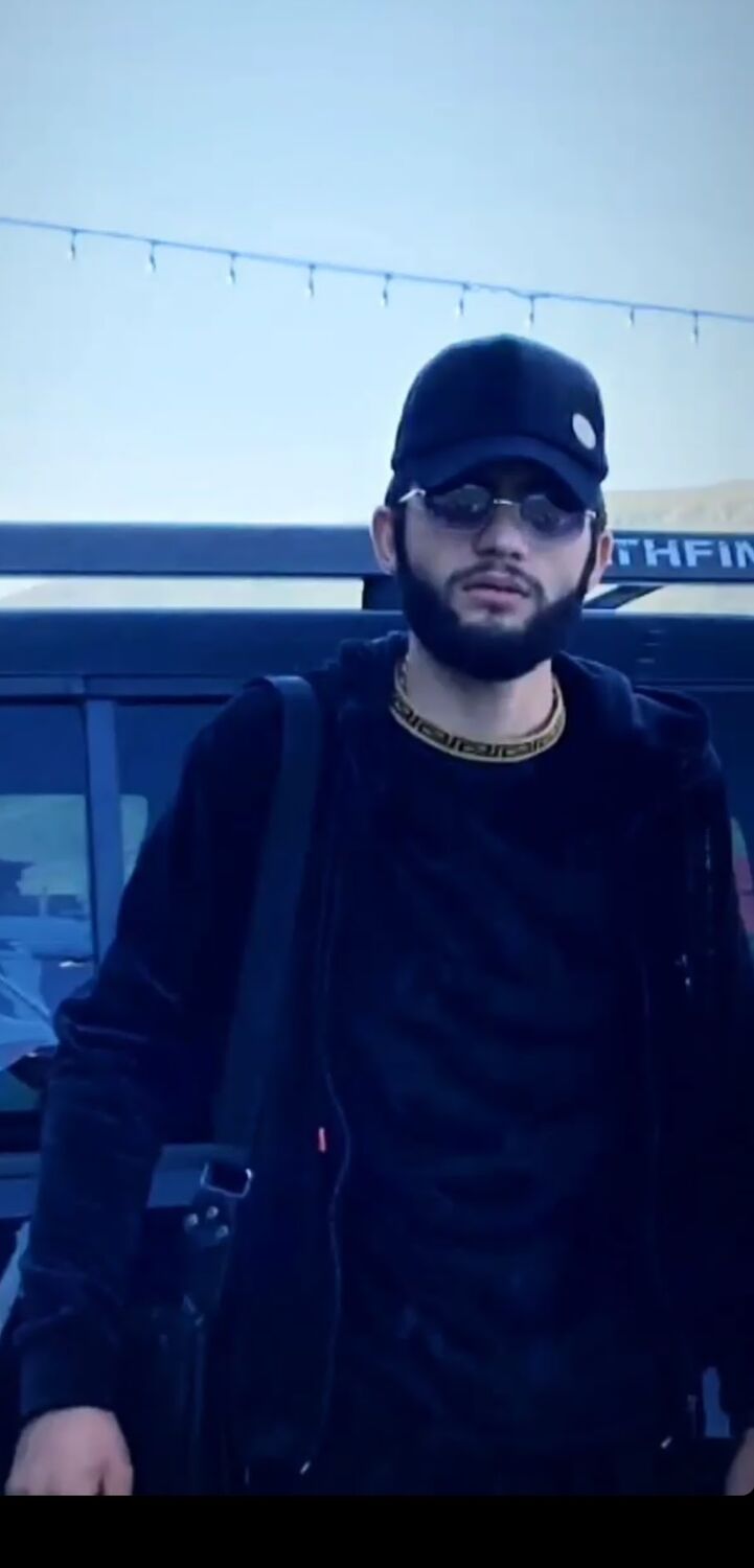  33243986  Arayik, 25 ,    