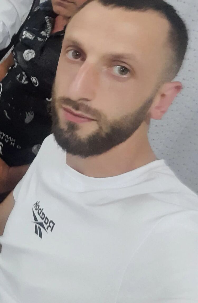  38617916  , 28 ,     