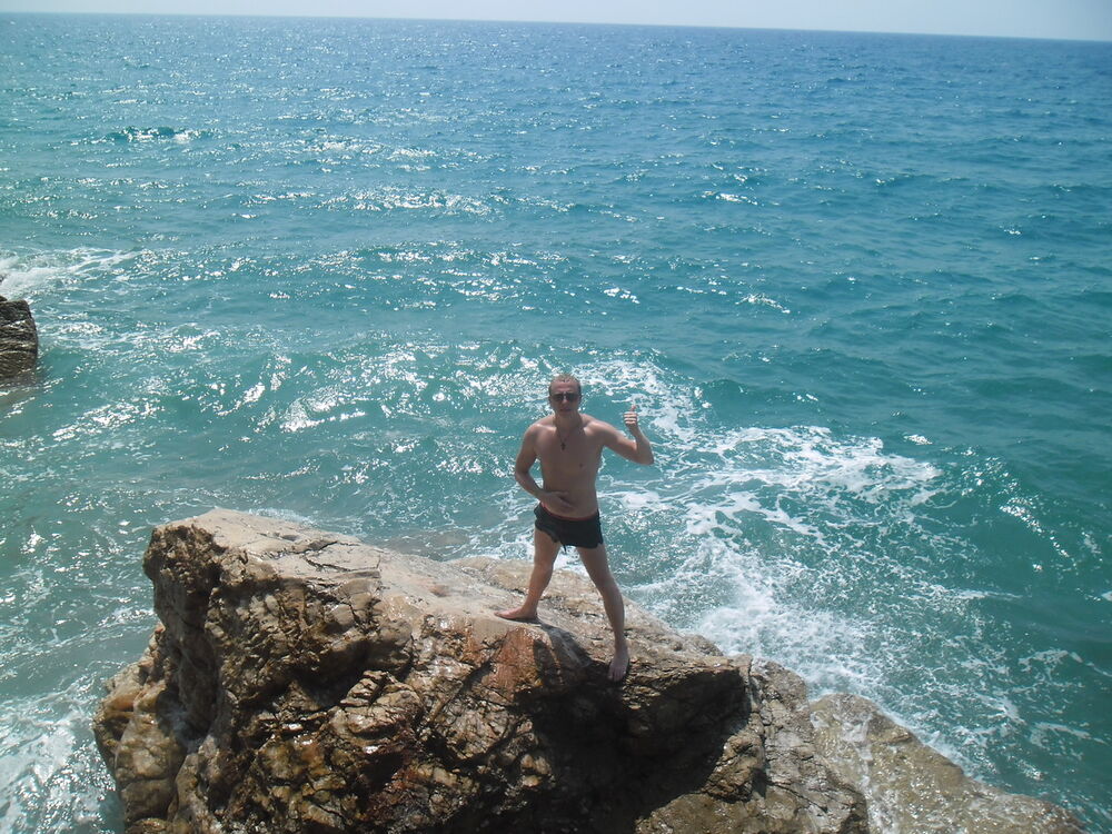  ,   Bobi, 35 ,  