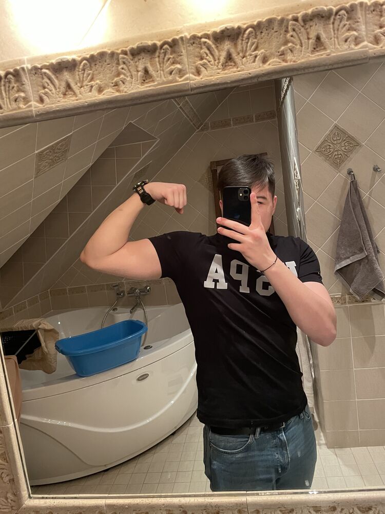  26808726  Ilya, 23 ,    