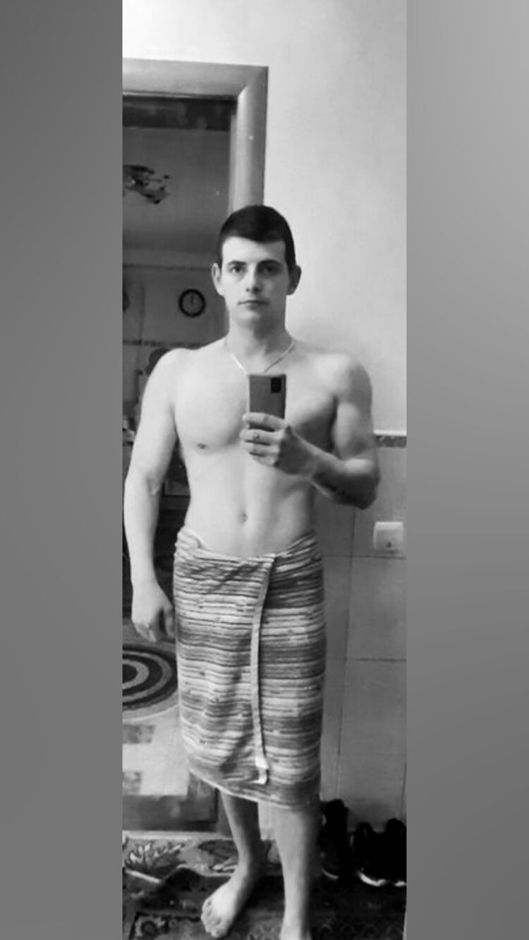  ,   Maksym, 31 ,  
