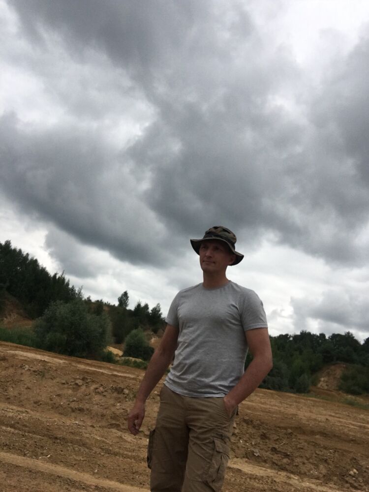  24023736  , 51 ,    