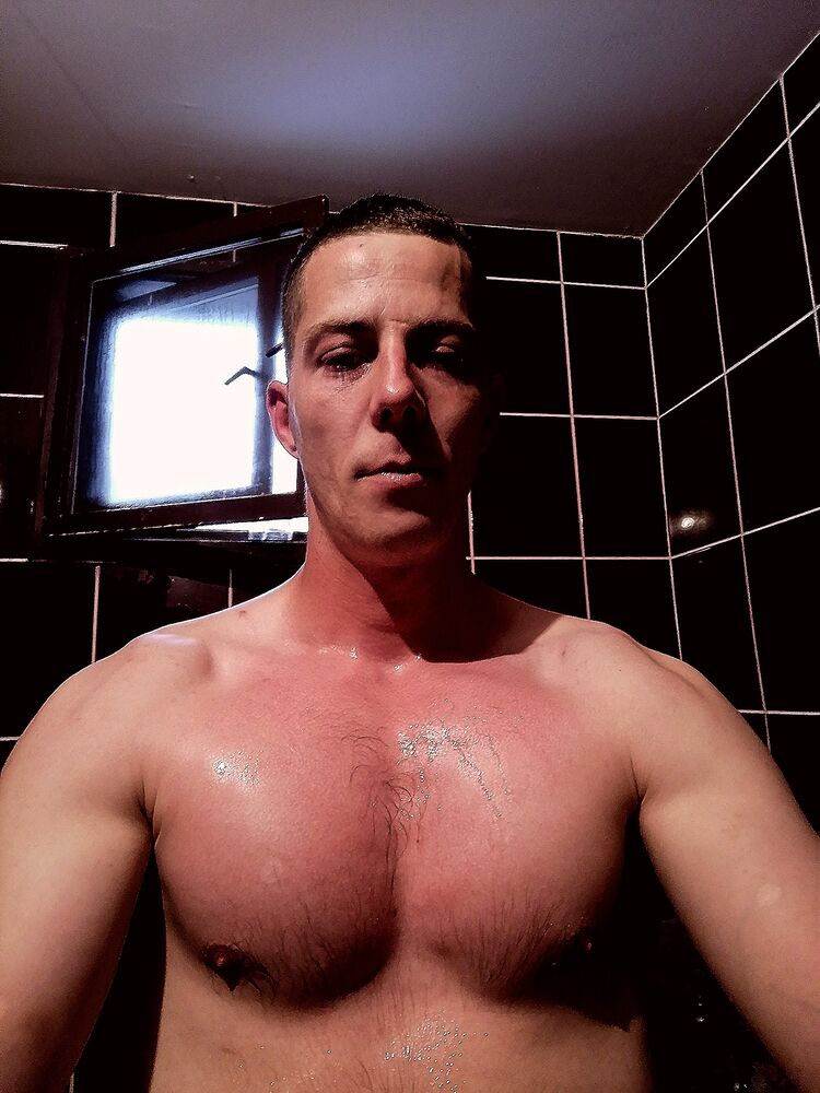  24540976  Dane, 36 ,    