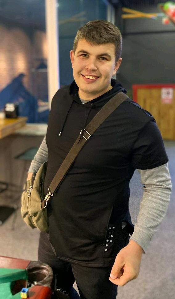  ,   Denis, 27 ,   ,   , c 