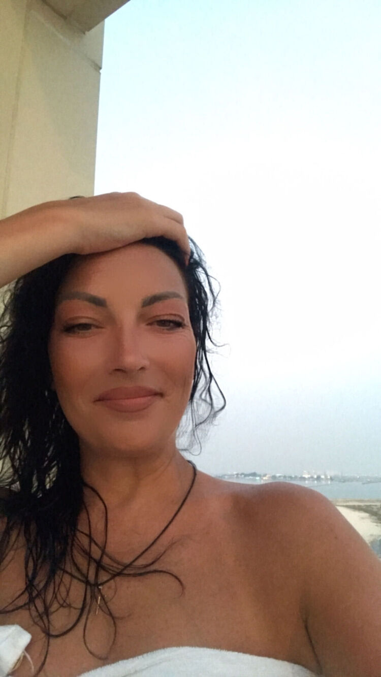  ,   Kris, 43 ,   ,   