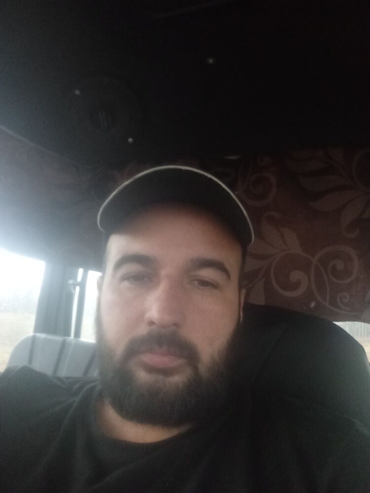  54424666  Vitalik, 36 ,    