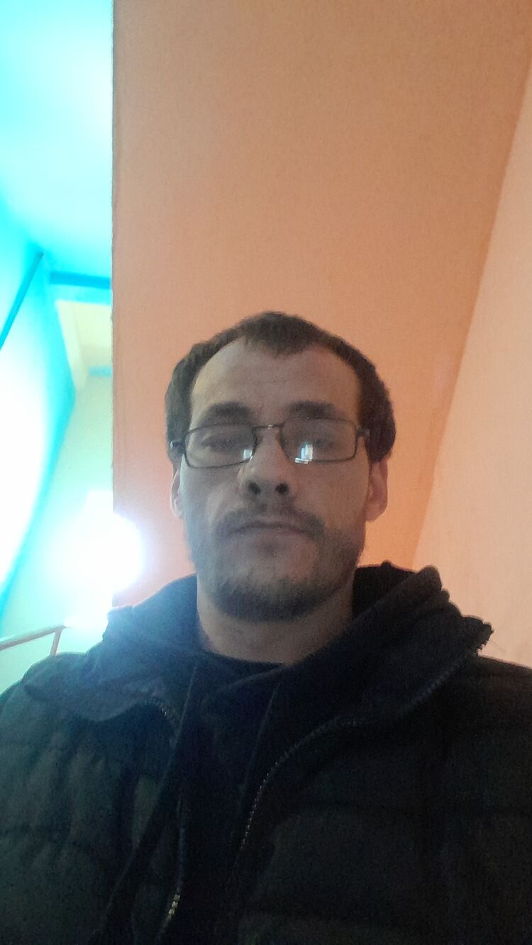  39779756  Mikhanik, 36 ,    