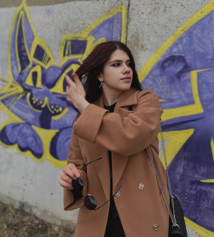  33311616  Katerina, 20 ,    