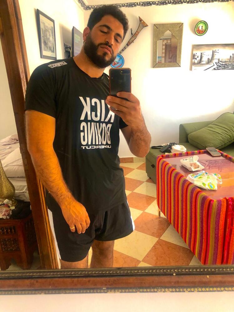  54832796  Abdulhadi, 30 ,    