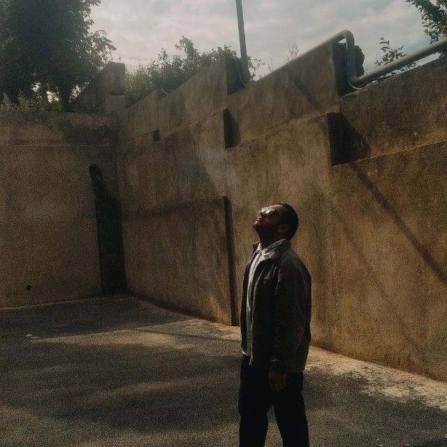  53520526  Razmik, 20 ,    