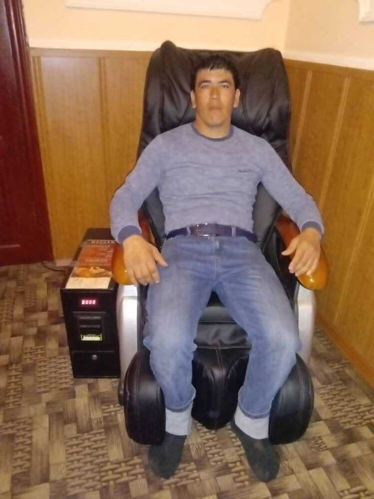  22747856  Alek, 35 ,    