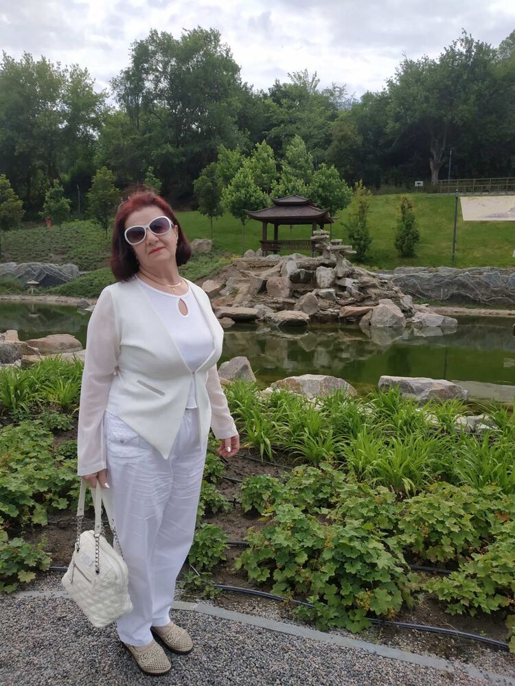  ,   Tamara, 69 ,   c 