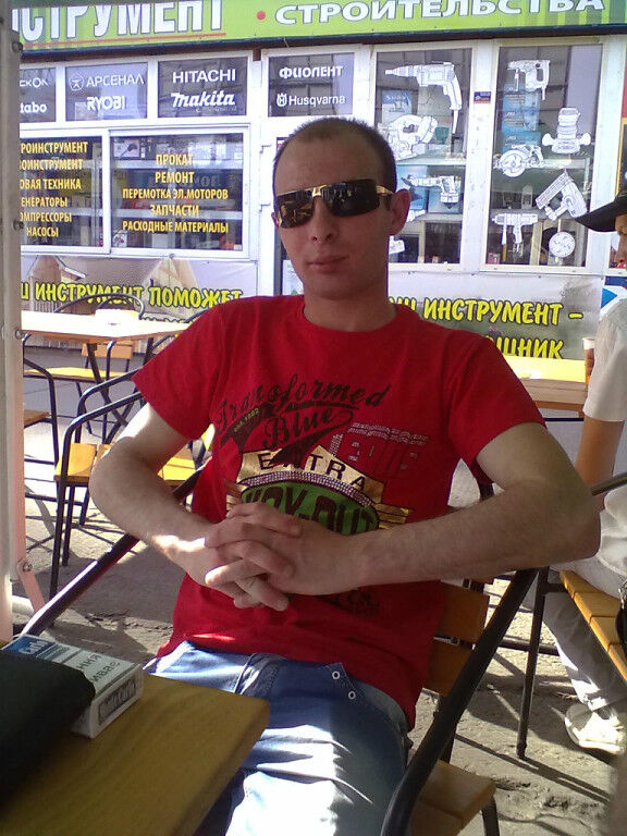  ,   Jonii, 34 ,   