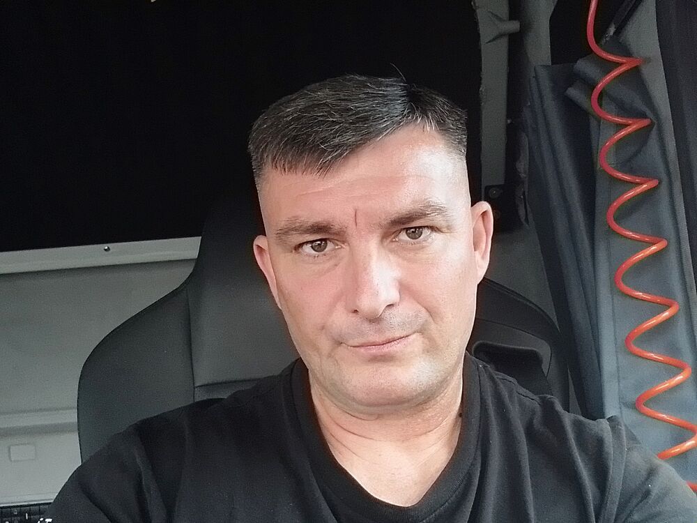  53252216  , 45 ,    