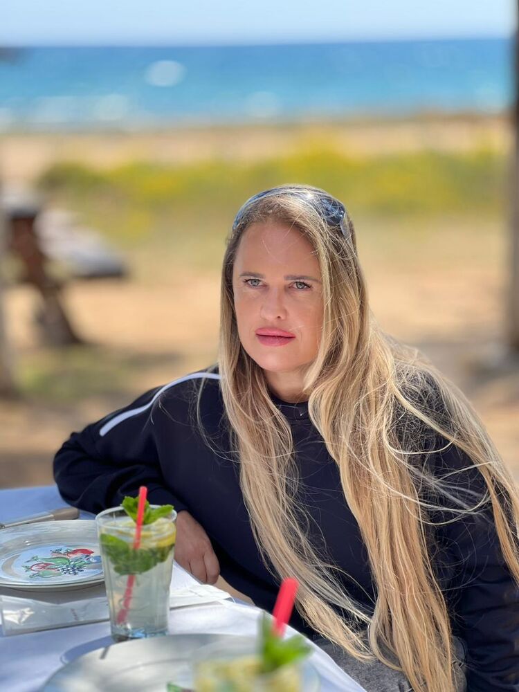  53968576  Lora, 35 ,    