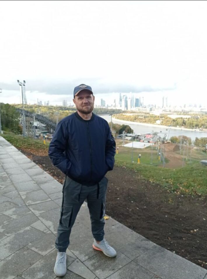  42366746  Andrey, 44 ,    