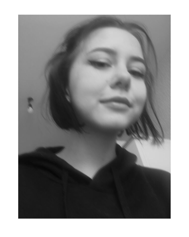  26295006  Kris, 24 ,    