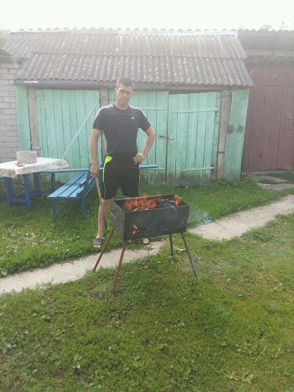  7028676  Dima, 41 ,    