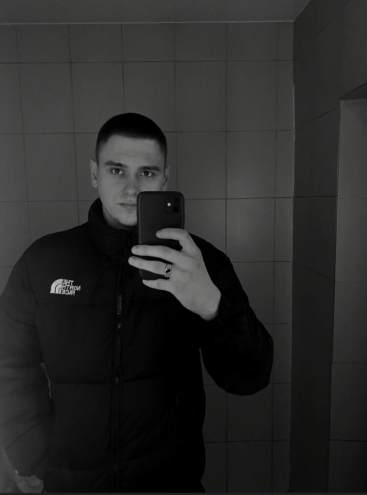  ,   Vlad, 22 ,   ,   