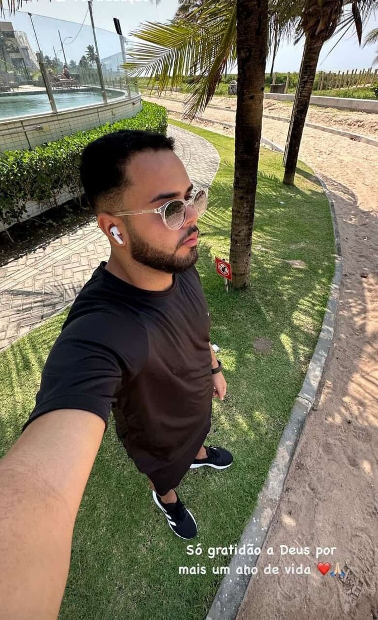  --,   Grnival, 21 ,   ,   