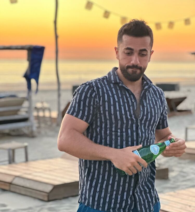  50135546  Ahmet, 25 ,    Charenton-Le-Pont