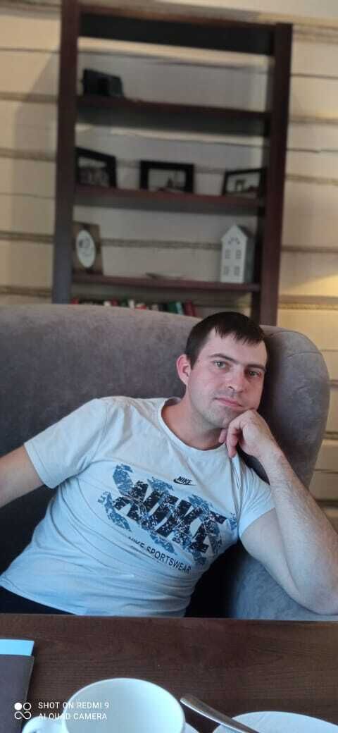  32427356  Sergey, 31 ,    