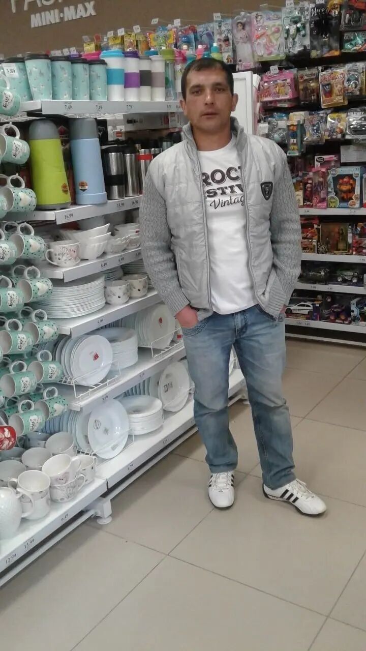  42161886  Oleg, 46 ,    